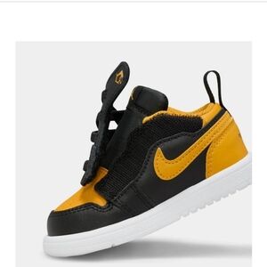 Nike Kids Black and Yellow Sneakers